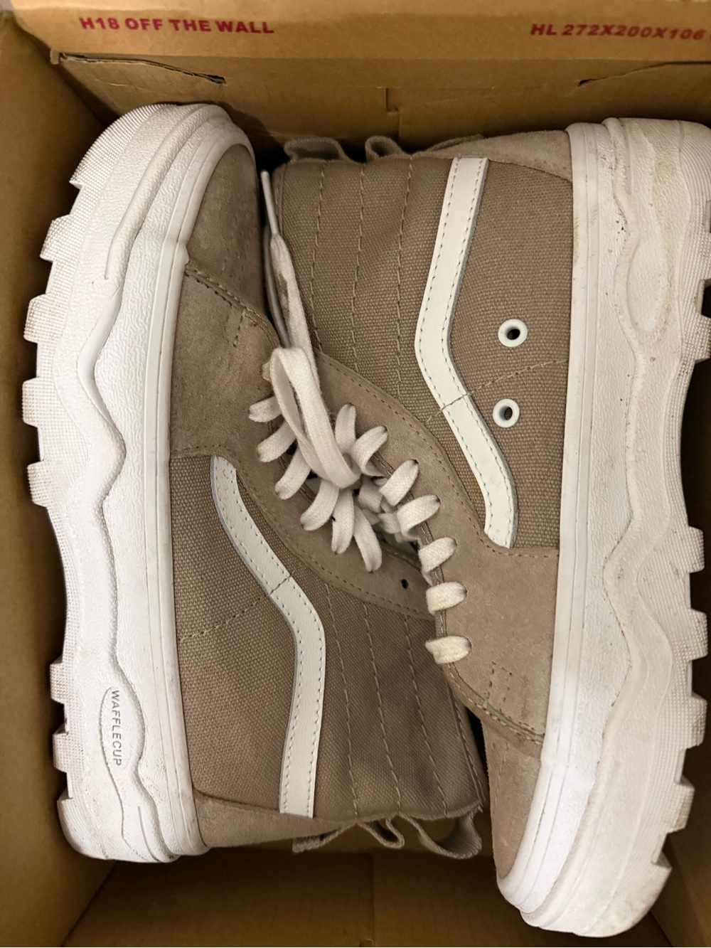 Vans high top in brown